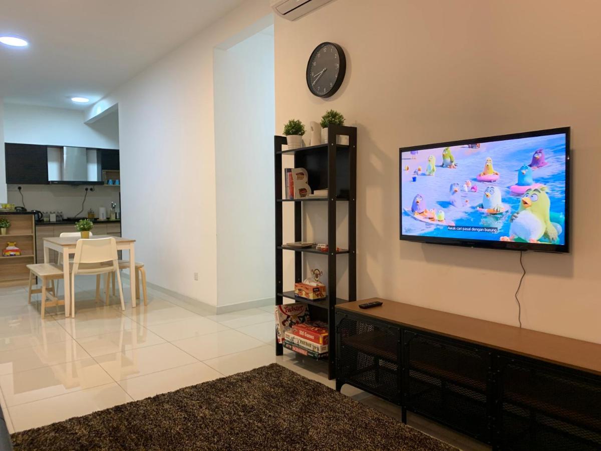 Relaxed Family Staycation, Pool View W Wifi N Netflix Bangi Kültér fotó