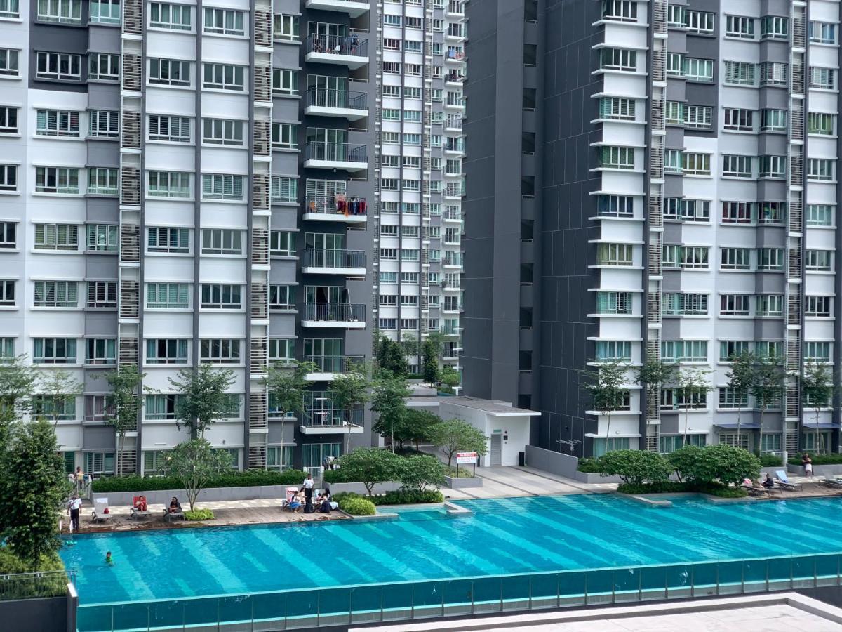Relaxed Family Staycation, Pool View W Wifi N Netflix Bangi Kültér fotó