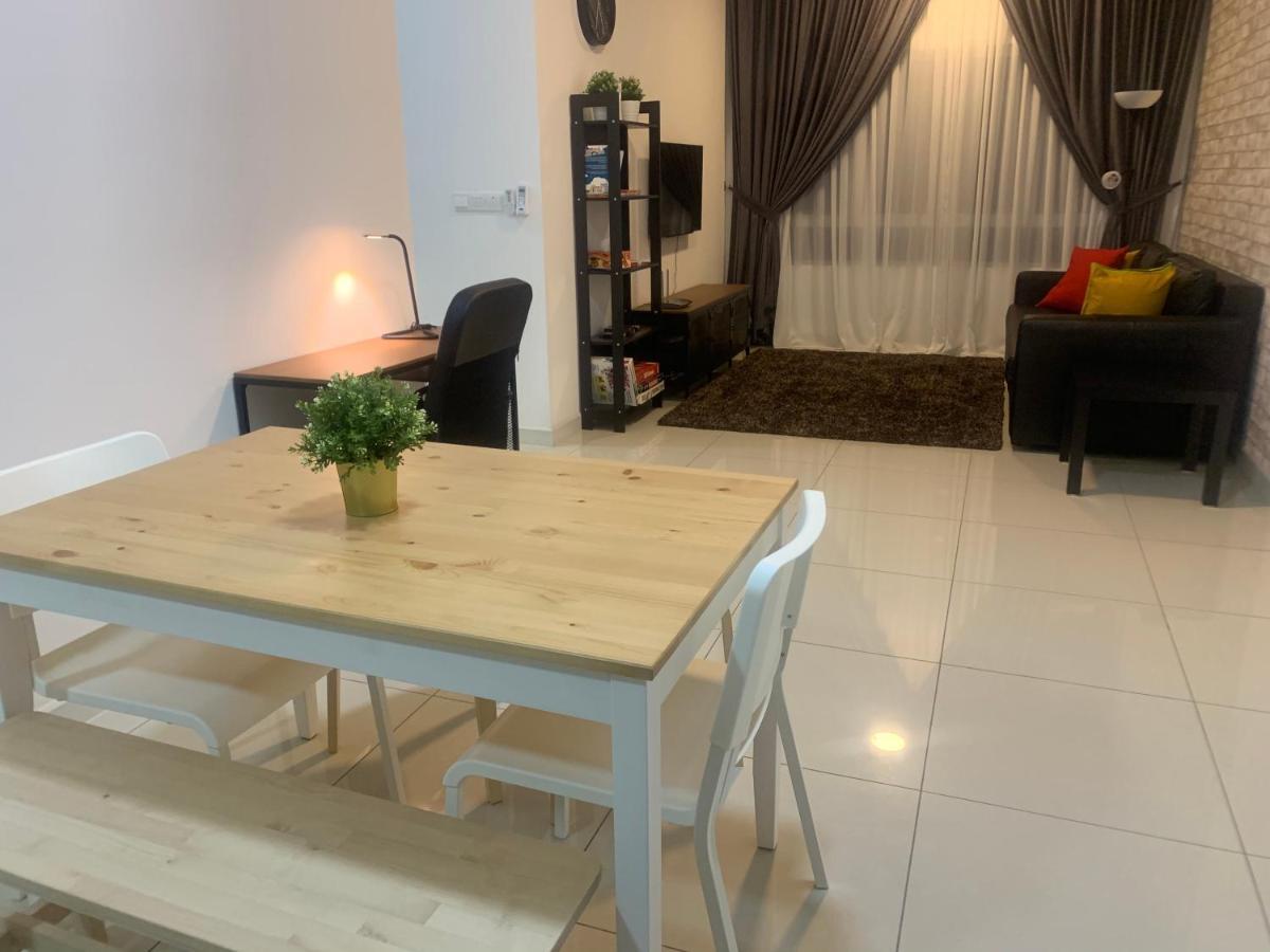 Relaxed Family Staycation, Pool View W Wifi N Netflix Bangi Kültér fotó